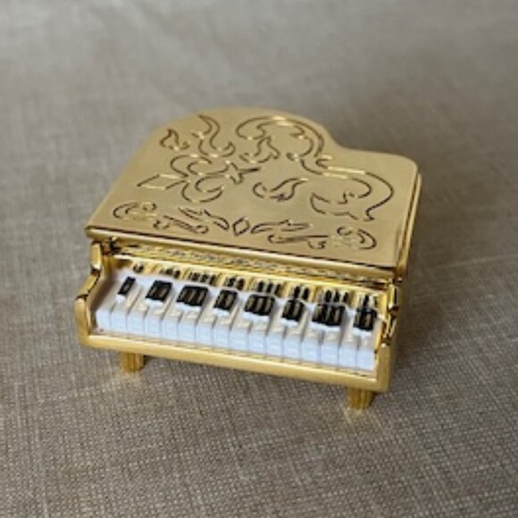 Miniature Piano Clock by Breeze Collection, Gift Idea - Picture 3 of 15